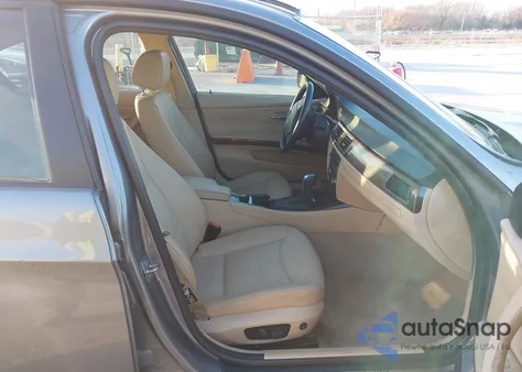 2011 BMW 328I z USA, uszkodzony, nr VIN WBAPH5G54BNM71707